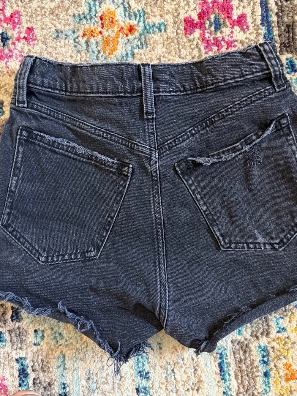 Abercrombie the mom shorts high rise curve love